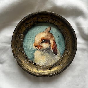 Origineel ingelijst konijn aquarel, vintage ogende konijn schilderij in handgemaakte ronde gouden lijst, klein antiek sfeervol schattig boerderij konijn