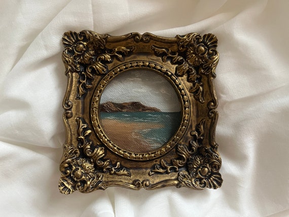 Vintage framed seascape oil painting | Original round antique tropical wall art | Framed beach oil painting gallery | Original coastal art