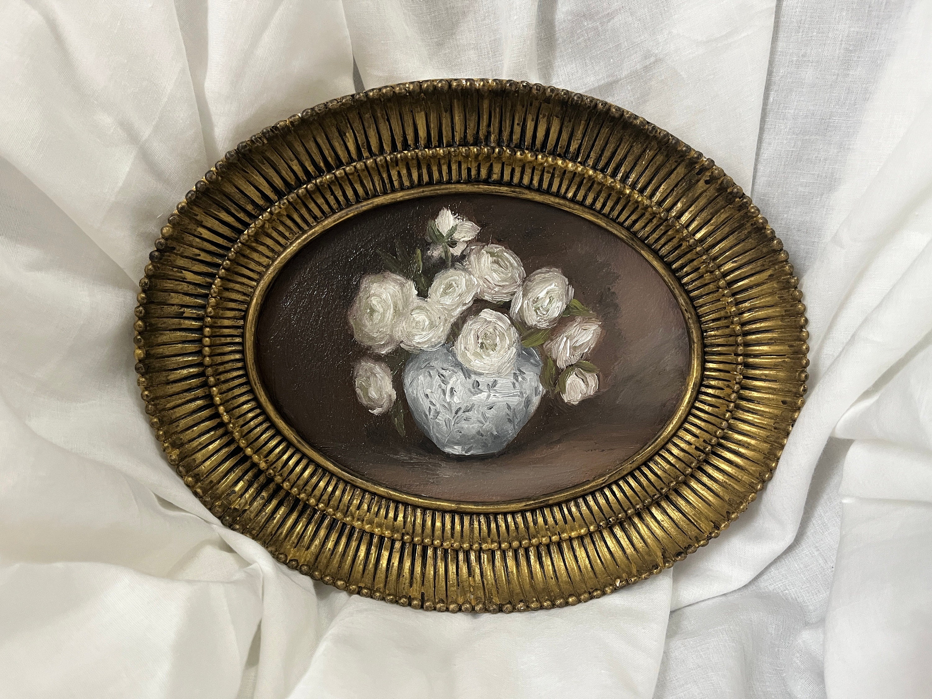 中国の花瓶に描かれたバラの油絵（額入り）｜壁に掛けて飾ることができ