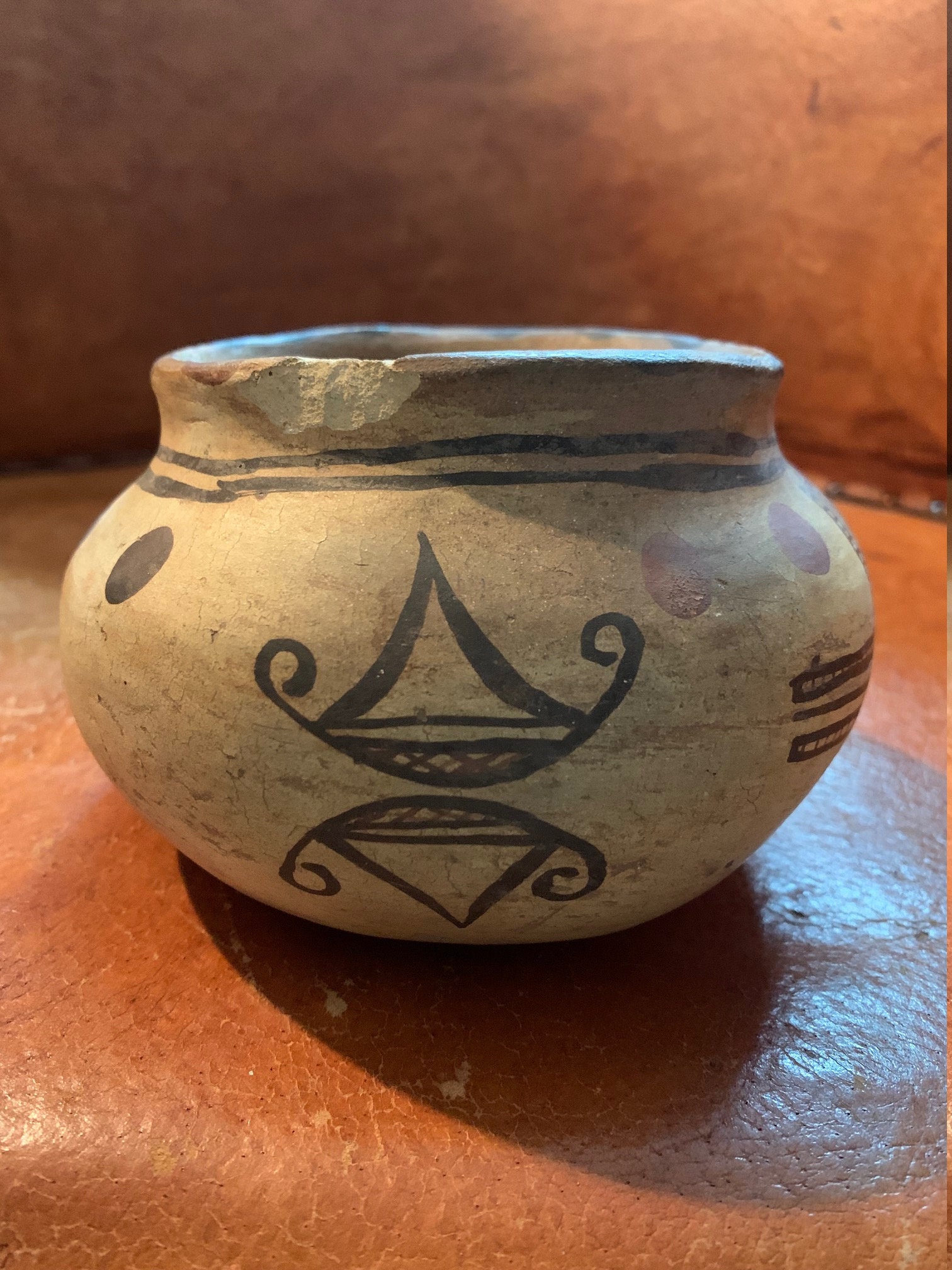 ネイティブ・アメリカン 壺 初期のネイティブアメリカン ホピ族のワルピ族の多色壺 - Etsy 日本