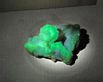 Mineral Specimen - Chalcedony - Fluorescent  - Arizona #1005