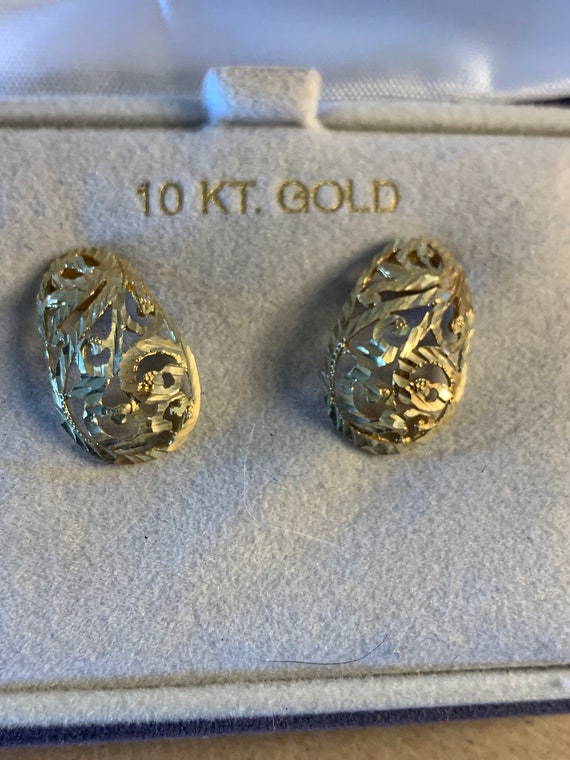 Vintage 10K Gold Filagree Earrings - image 3