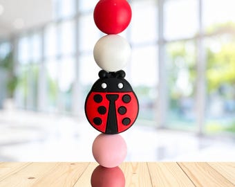 Cordão com pingente de joaninha, contas de silicone, nylon trançado, acessório para porta-crachá.
