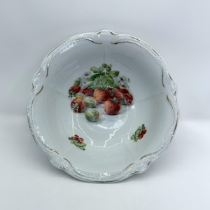 Bavarian Porcelain Fruit Bowl – Antique Germany, Gold Trim, Strawberry Motif, Scalloped Edge, Vintage Tableware
