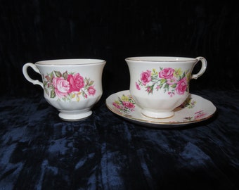 Vintage theekopset, Royal Vale, Bone China, Made in England, Pat. Nr. 8583 Roze Rozen, gele en roze madeliefjes, plus Queen Anne Tea Cup, vergelijkbaar