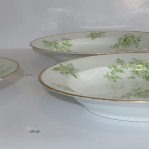 Vintage Limoges, 4, große offene Suppenschalen, GDA, Frankreich, CH Feld Haviland, Schleiger, 61l, weiße Blumen, blau, gelb, grüne Blätter so hübsch