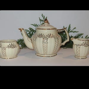 Vintage Sadler, Tea Pot Set, Tea Pot, sugar bowl,creamer,Made in England, 3423, gold,cream colored, No chips,  excellent shape! USA Listing