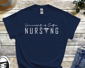 Regalos para estudiantes de enfermería, camisa de enfermera personalizada, camiseta fresca y acogedora de la escuela de enfermería, nombre personalizado de la universidad