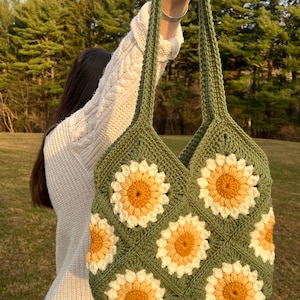 Green Daisy Crochet Flower Bag