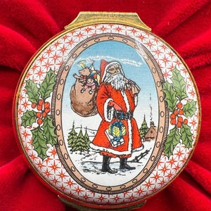 &quot;Halcyon Days Enamels &quot;&quot;Santa and His Reindeer&quot;&quot; 1984 Weihnachtliche Vintage Trinket Box.&quot;