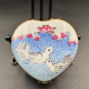 Limoges France “Love Birds Heart” Porcelain Wedding Love Trinket Ring Box
