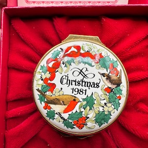 &quot;Halcyon Days Enamels &quot;&quot;Weihnachtsvogel&quot;&quot; 1981 Winter Flower Floral VTG Trinket Box.&quot;