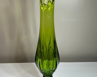 Vintage MCM LE Smith 20” Dominion Pedestal Glass Swung Vase Avocado Green *Small Nick*