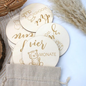 Meilensteinkarten Baby erstes Jahr aus Holz - Geschenk zur Geburt, Geschenk für Schwangere, personalisierte Babygeschenke, Monatskarten Baby