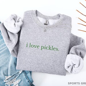 Ik hou van augurken sweater, augurk minnaar ronde hals, grappige foodie trui, augurk witte olifant cadeau, augurk seizoen cadeau afbeelding 7