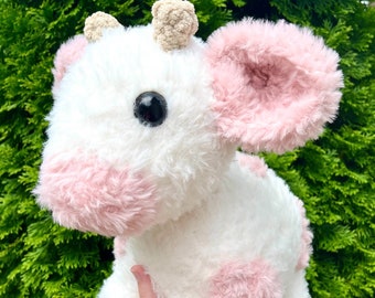 Patroon pluizige koe gehaakt – knuffel DIY (pdf-patroon)