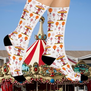 Skarpetki z motywem karuzeli karnawałowej – skarpetki z motywem balonu na ogrzane powietrze, idealny prezent na karuzelę, przejażdżkę konną, plażę, jarmark, urodziny, dla najlepszej przyjaciółki, wyjątkowy pomysł na prezent