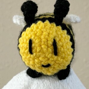 Padrão de crochê de abelha - Brinquedo de pelúcia amigurumi para iniciantes - Abelha Banana de pelúcia - Download instantâneo em PDF