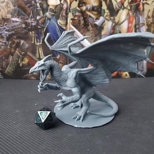 White Dragon Adult (Chromatic)/ mz4250/ Huge Creature/ 75mm Scale Miniature/ Pathfinder/ D&D/ RPG / Tabletop/ Fantasy