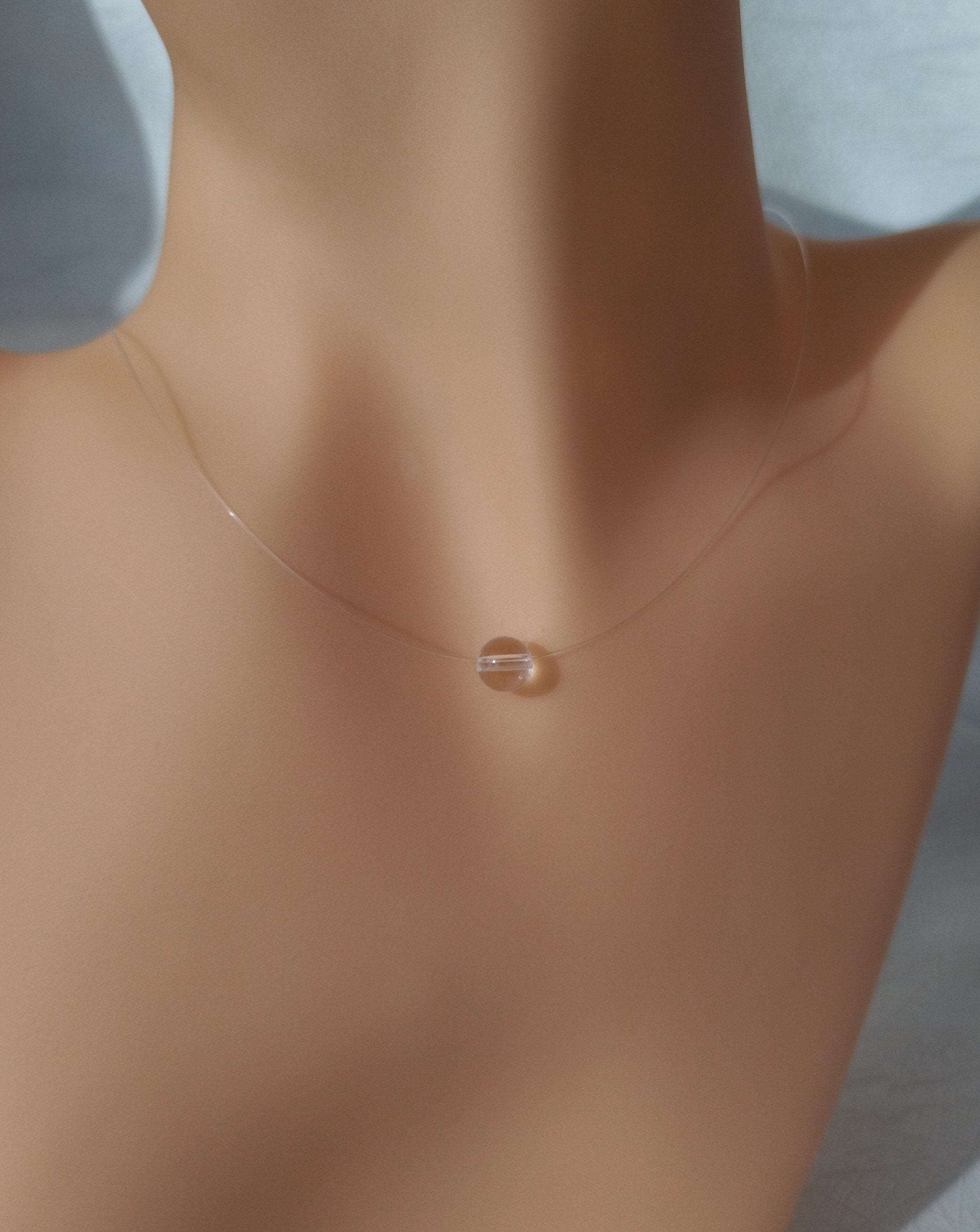 COLLIER perle de 10mm nacrée gris clair, fil nylon transparent , 40 cm + 5  cm de chaînette