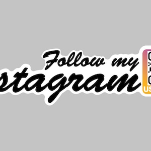 Könnte beinhalten: Der Text "Follow my Instagram" in schwarzer und weißer Kursivschrift. Ein quadratischer QR-Code mit einem Farbverlaufshintergrund in Orange, Gelb und Lila mit dem Text "USERNAME" unter dem QR-Code.