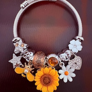 Pandora Style Beautiful Insects and Flowers Silver Plated Charm Bracelet