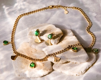 Yasmin-set | Smaragdgroene ketting en oorbellen | Op prinsessen geïnspireerde sieraden | Verklaring goud en groen