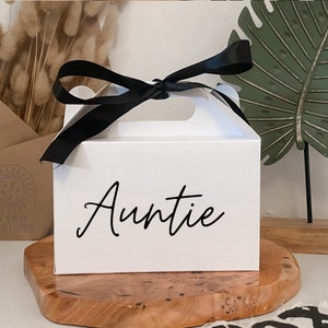 Personalised Auntie Gift Box | Auntie | Auntie, Aunt, Aunty | Cute Personalised packaging | Complete Gift Wrap | Gift for Auntie