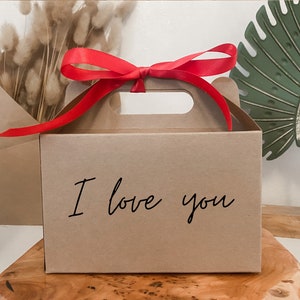 Personalised I Love You Gift Box | I LOVE YOU | Girlfriend, Boyfriend, Husband, Wife, Partner, Fiancé | Cute Personalised packaging