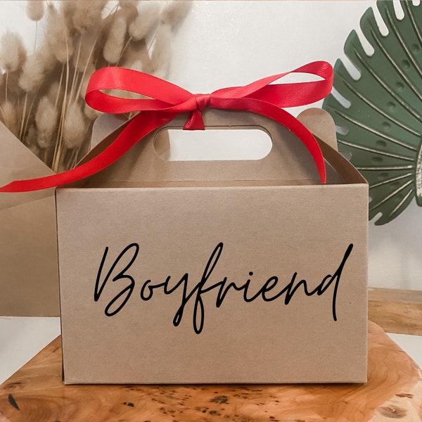 Personalised Boyfriend Gift Box | BOYFRIEND | Girlfriend, Boyfriend, Husband, Wife, Partner, Fiancé | Cute Personalised packaging