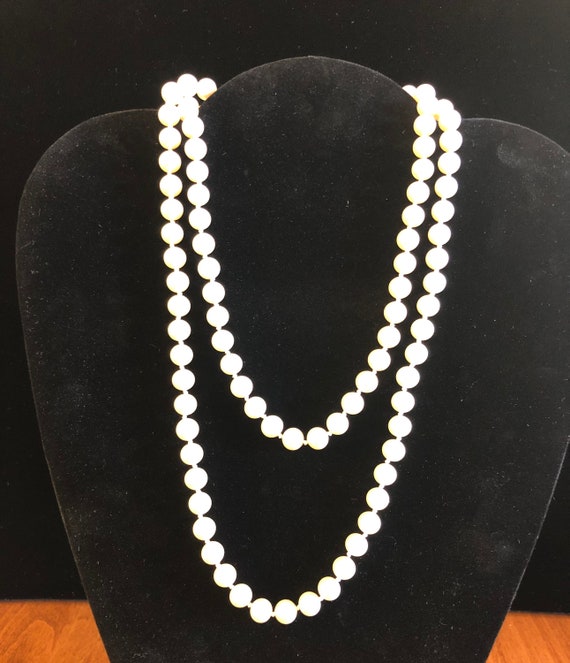 Vintage MARVELLA Faux Pearl Necklace