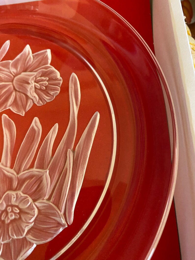 Vintage Hoya Crystal Japan Flower of the Month Plate Daffodils Etsy