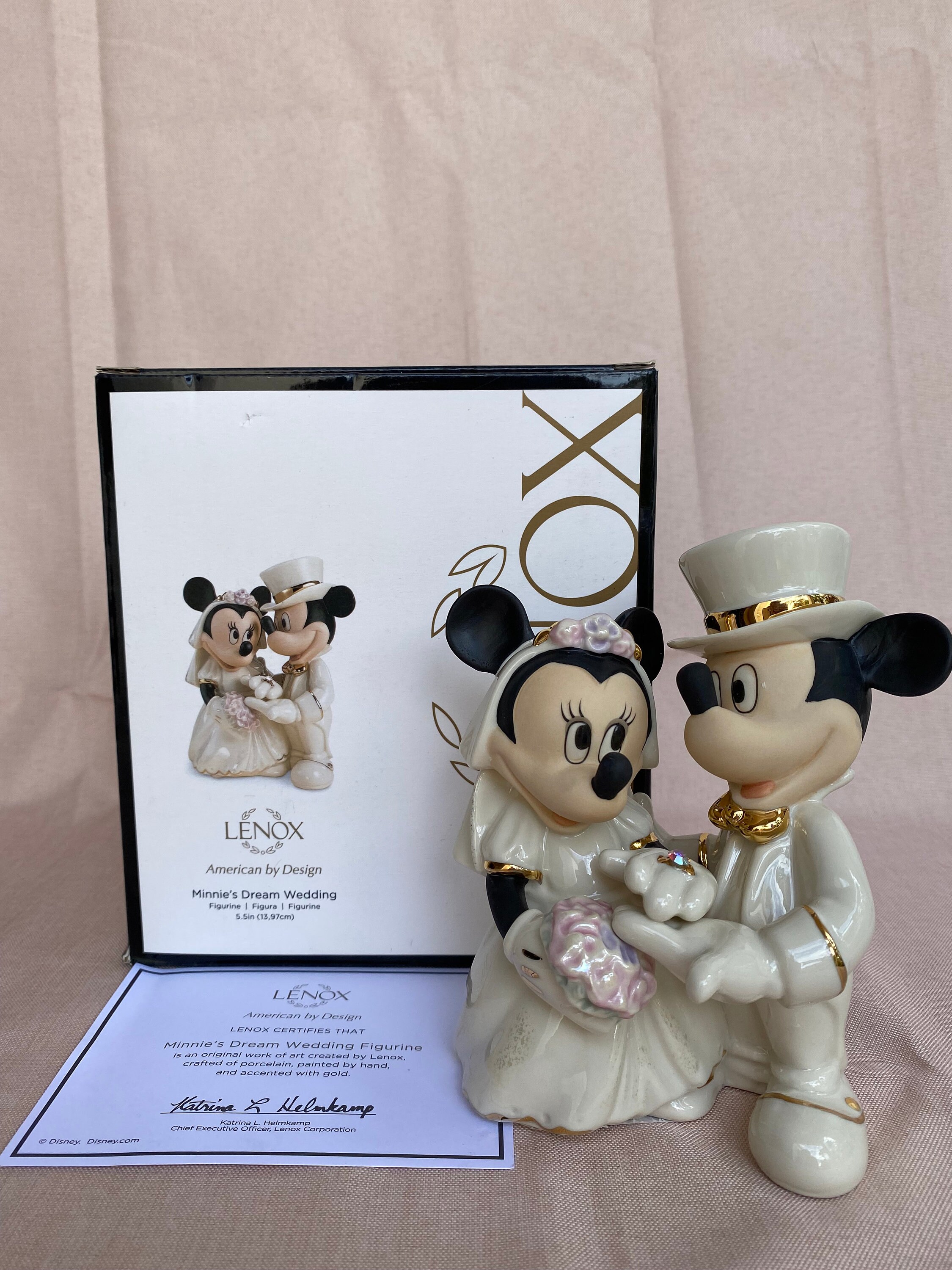 Lenox American By Design Disney's Showcase Collection Minnie's Dream Wedding Figurine White & Gold with original box and certificates! 5.5"