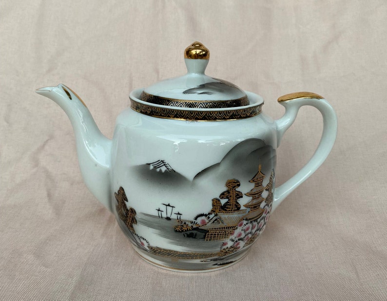 Vintage Genuine Kutani China Porcelain Gold Gilt Japanese Teapot W/ Lid