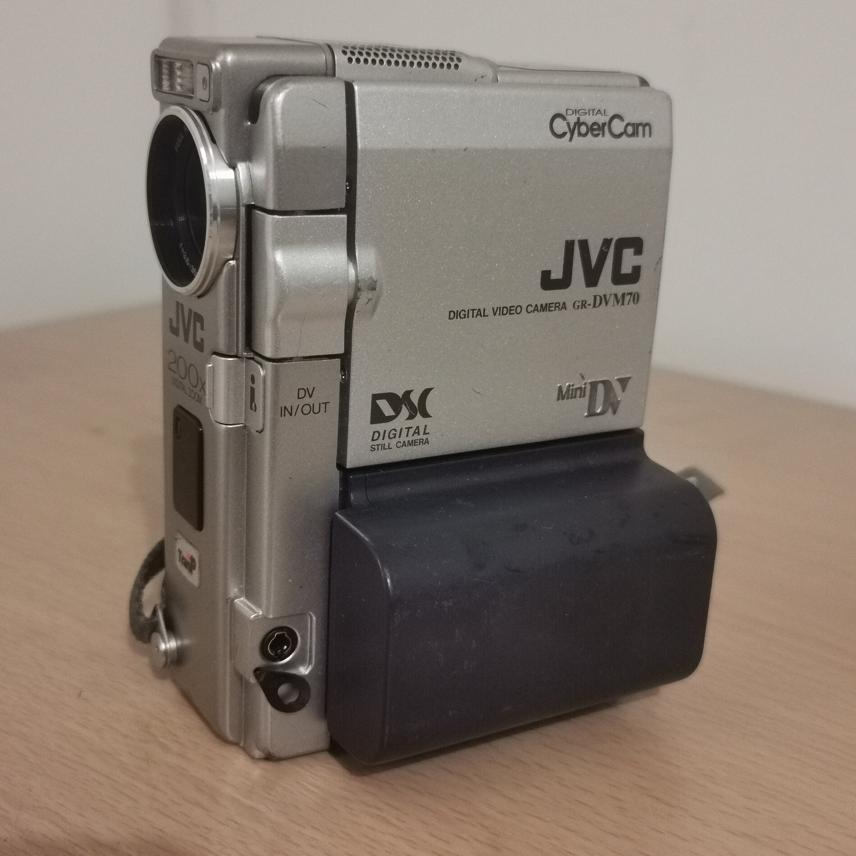 MiniDV – Retro Camera Shop
