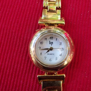 Vintage Lip Quartz Metal Gold Bracelet Watch