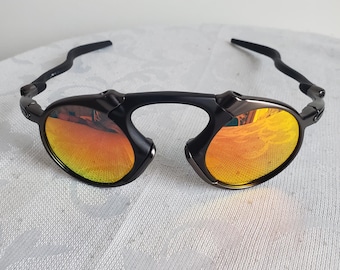 Oakley Madman Metal polarized iridium vintage sunglasses, Dark Carbon color