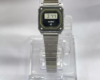 ヴィンテージ レア カシオ 52QGS-14 / デジタル LCD クォーツ腕時計