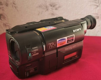 Vintage Sony Handycam CCD-TR27E Pal Video8 Xr camcorder