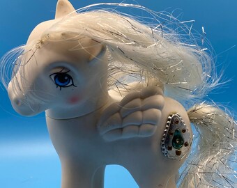 Hasbro My Little Pony Princess Tiffany White Pegasus w Gem Tinsel Hair 1987