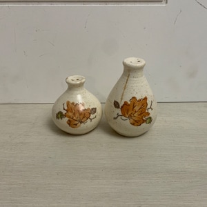 Vintage Metlox Vernon Woodland Gold Salt & Pepper Shaker Set