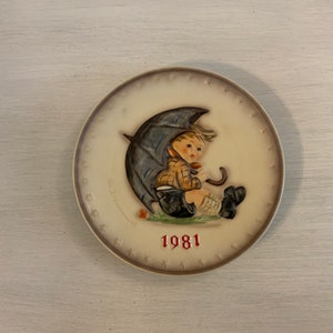 M.J. Hummel Goebel Collector&#39;s Annual Plate 1981 in original box