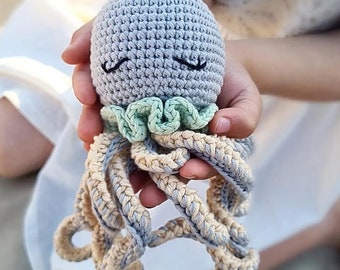 Pulpo de peluche para bebé prematuro / pulpo en los colores deseados hecho a mano con algodón 100% orgánico | personalizable | Posible sonajero para bebé