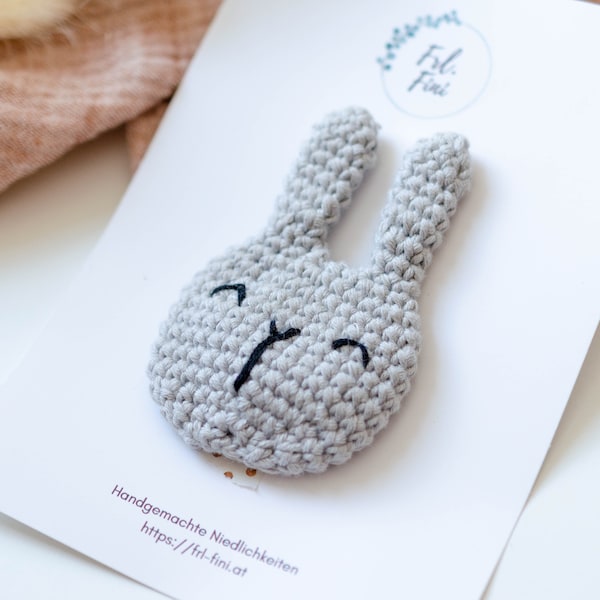 Broche animal au crochet lapin / lapin en coton biologique, peut être commandé dans les couleurs souhaitées
