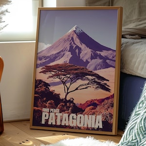 Finde Frieden Patagonien Reise Poster, Retro Natur Bergdruck, Gelassene Landschaft Wandkunst, Verträumtes Abenteuer Wald Baum Dekor