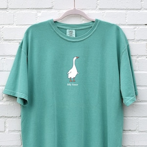 Silly Goose Shirt Goose T Shirt Trendy Unisex Shirt Funny Pun Goose Tshirt Gift Gifts T-shirt Womens Shirts Comfort Colors Tee Oversized Tee