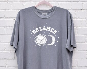 Sol och måne drömmare skjorta överdimensionerad komfortfärger himmelsk tee t-shirt present till kvinnor boho skjorta sommarskjorta rymdkosmos skjortor