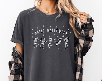 Glückliches Halloween Shirt Tanzen Skelett Skeletons Tshirt Bleiben Sie gruselig T-Shirt gruselige Saison Herbst Shirt Oversized (Größe up) T-Shirt Komfort Farben