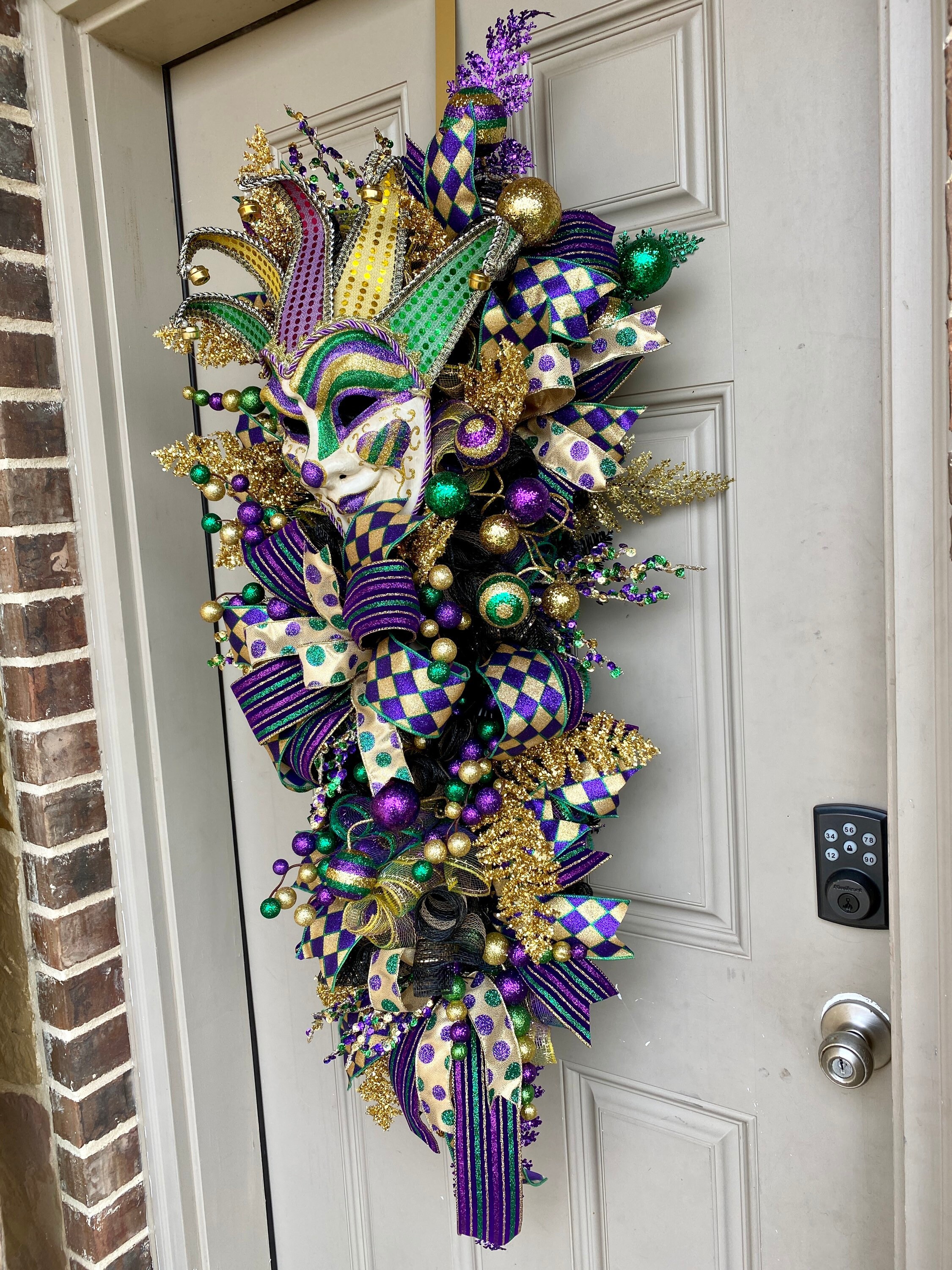 how to make a mardi gras swag