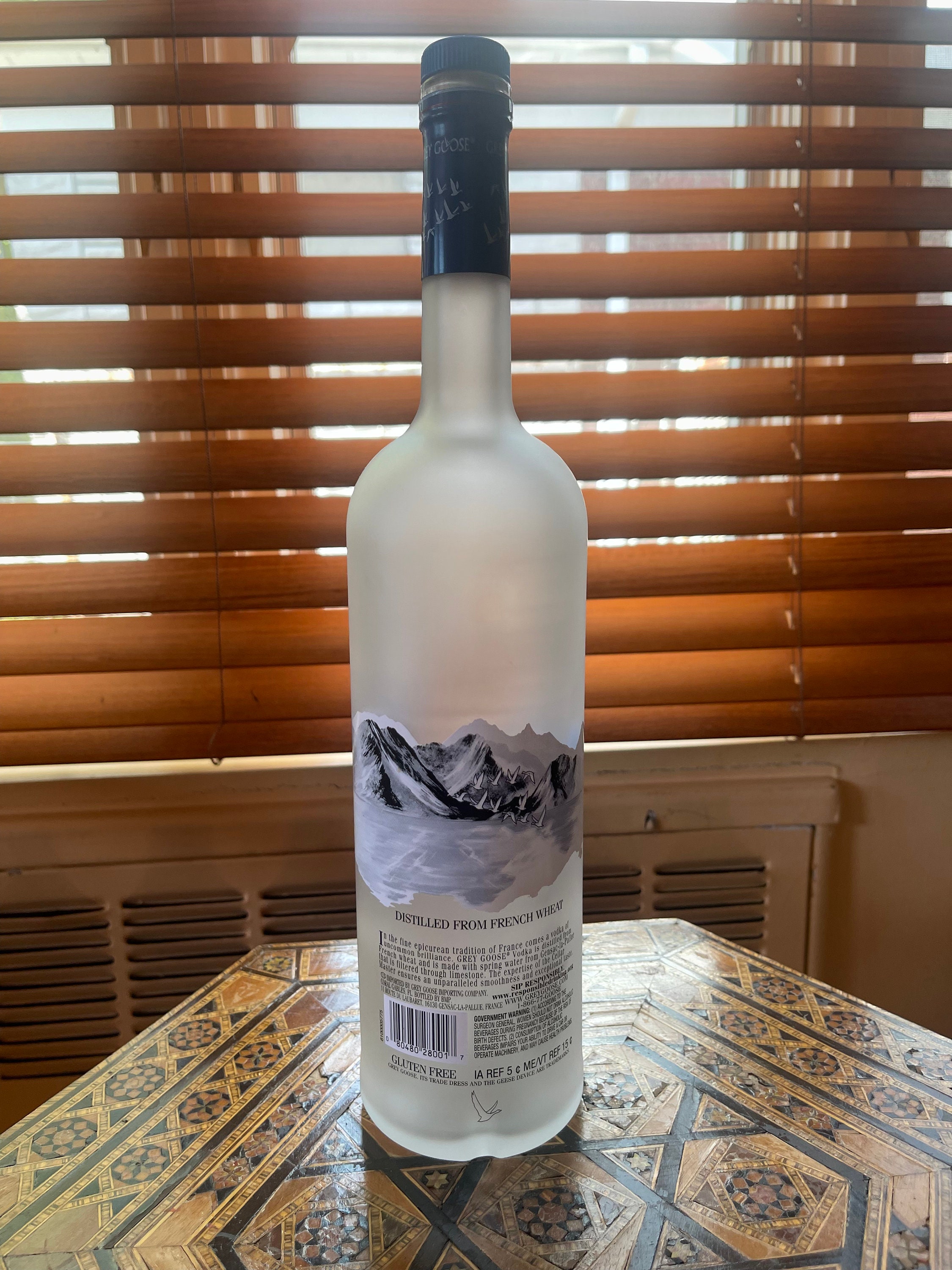 グレイグース ウォッカ 1 リットル/750 ml の空ボトル。工芸品や装飾に